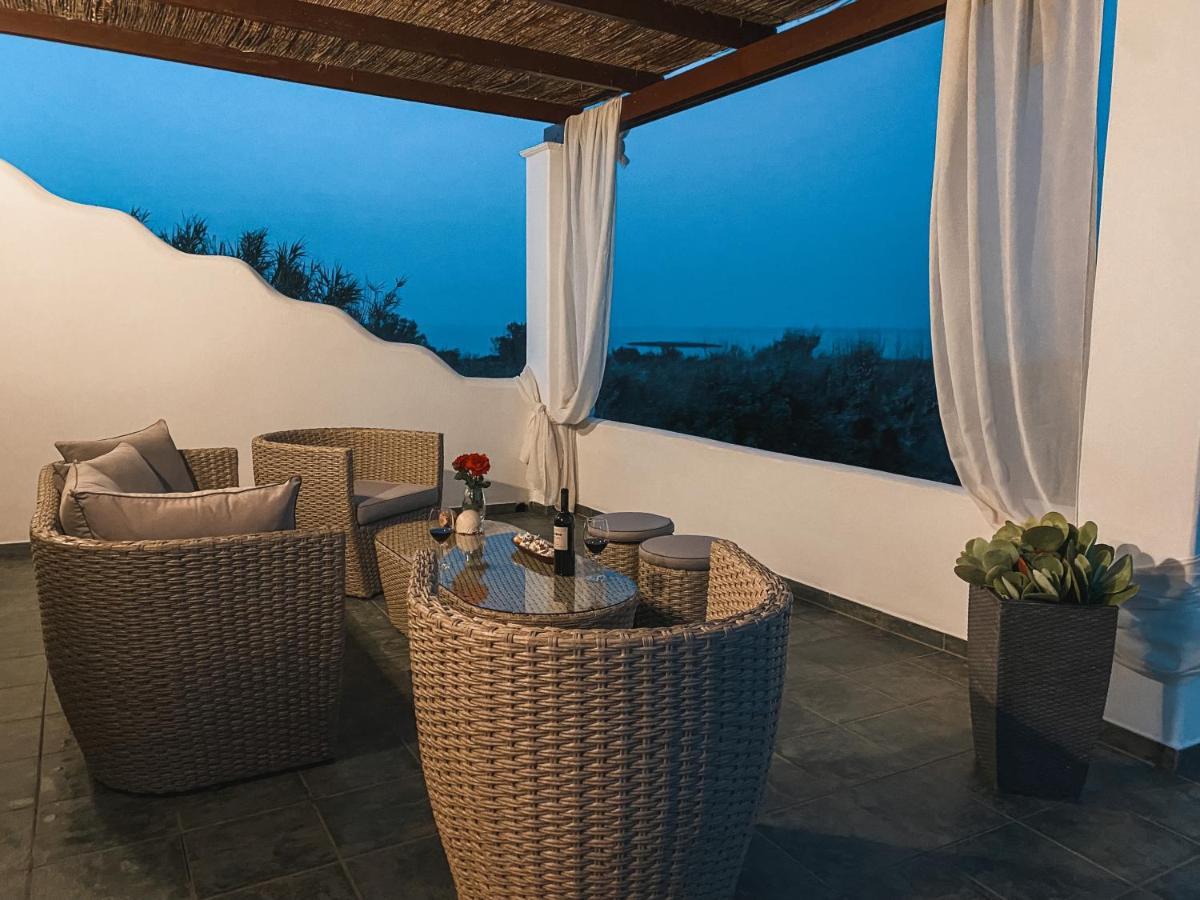 Luxury 3Br Sunrise Villa , Seaside Gyrismata Skyros Exteriör bild