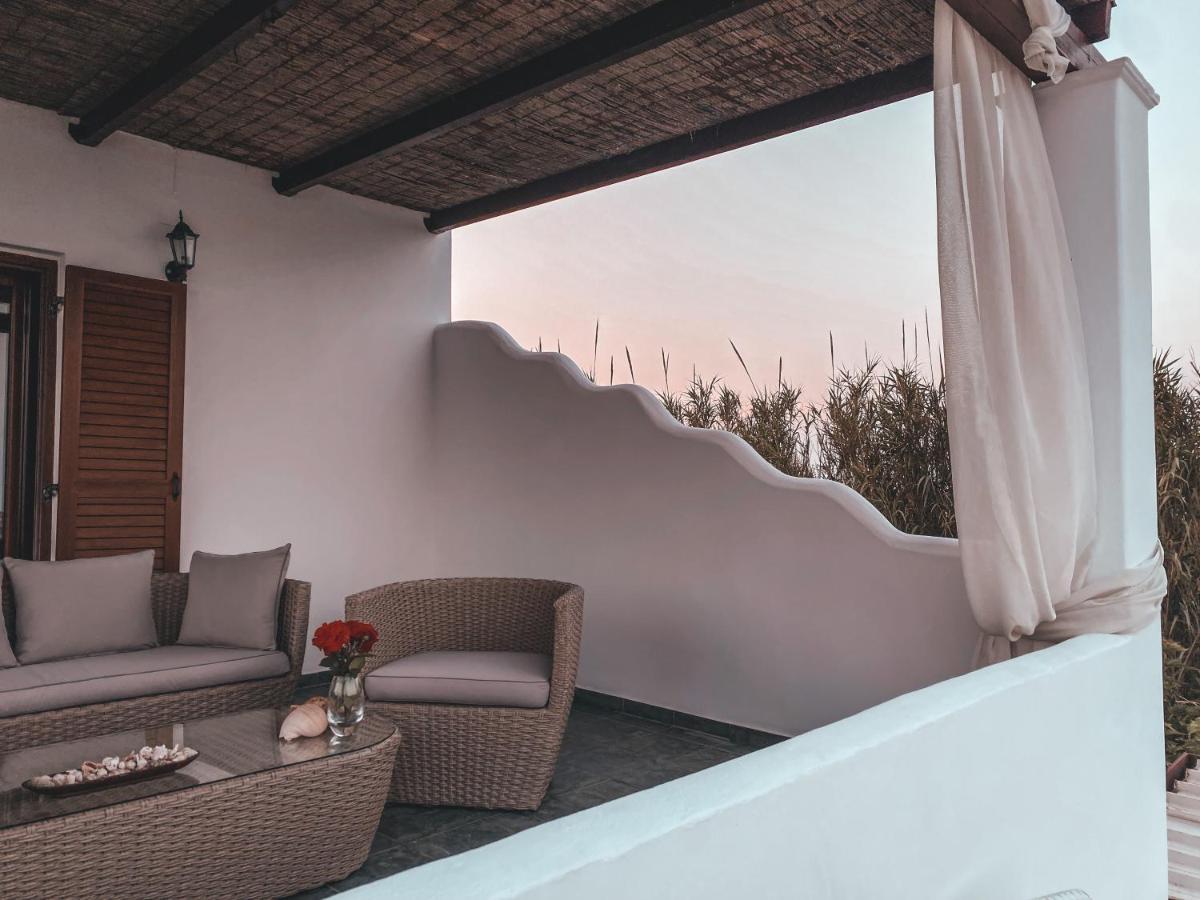 Luxury 3Br Sunrise Villa , Seaside Gyrismata Skyros Exteriör bild